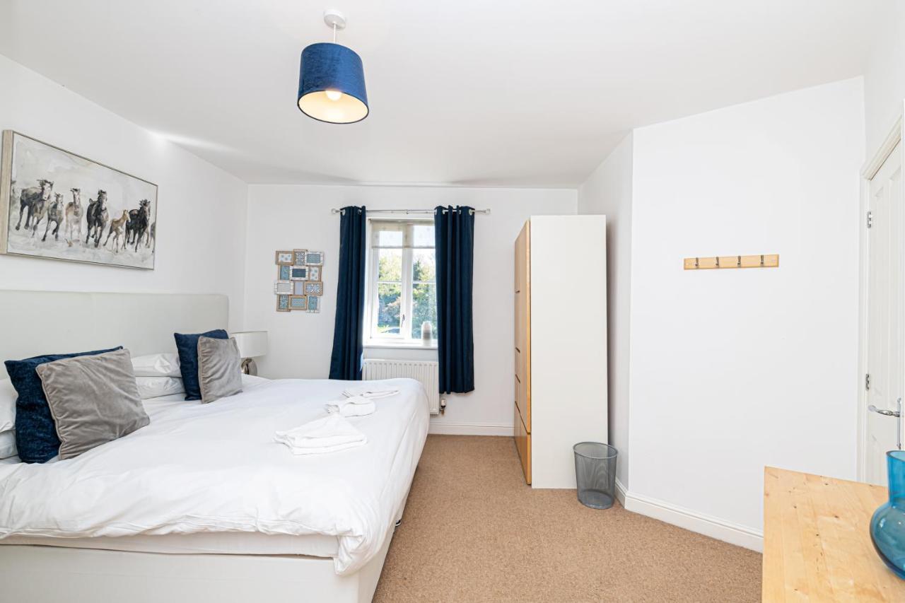 Tower View Apartment Chester Bagian luar foto