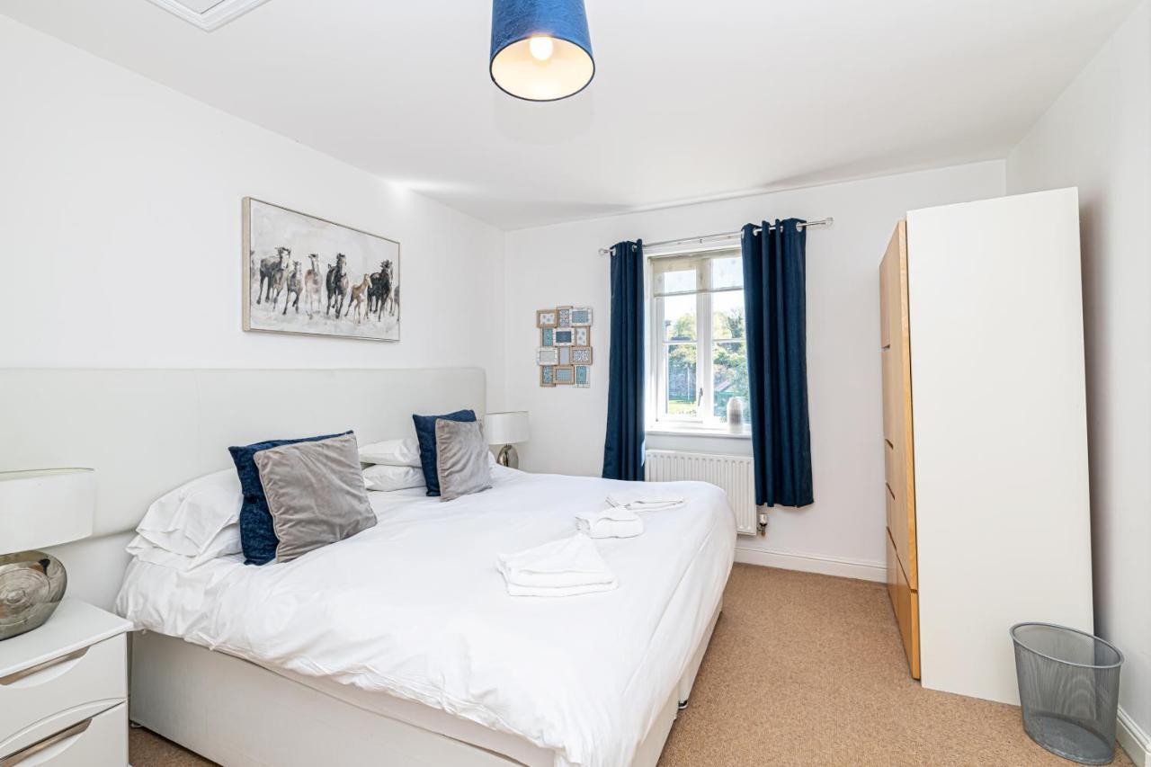Tower View Apartment Chester Bagian luar foto