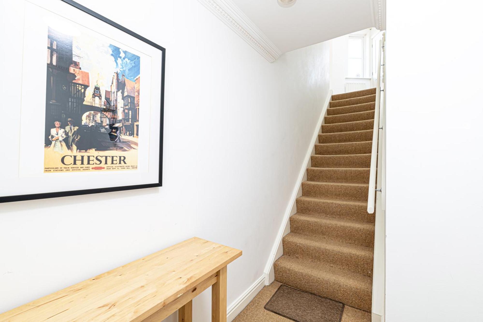 Tower View Apartment Chester Bagian luar foto